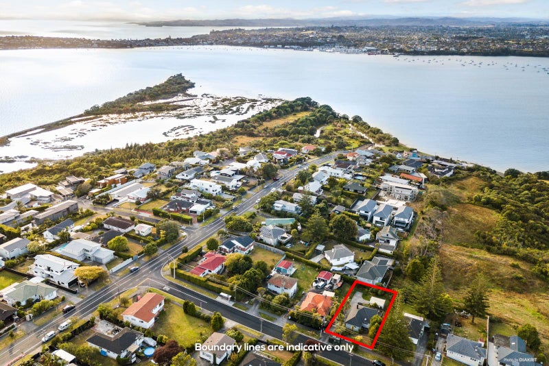 39 Inglewood Street, Wai o Taiki Bay, Auckland - Carousel 1