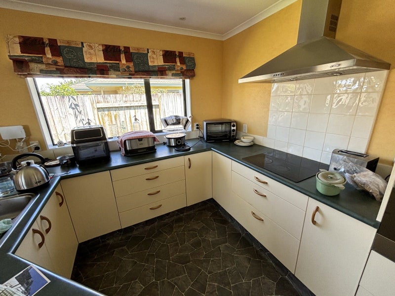 125 Ruapehu Drive, Fitzherbert, Palmerston North - Carousel 2