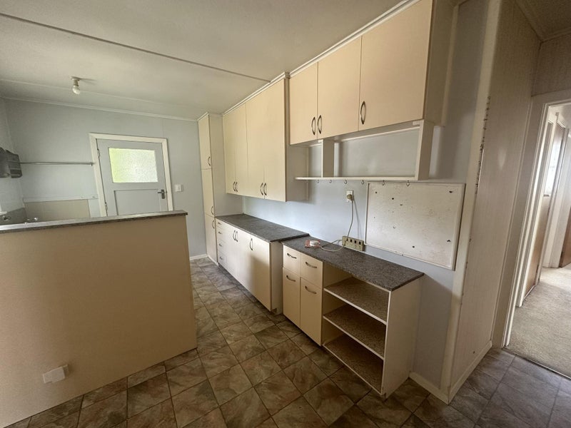 31 Stephen Street, Trentham, Upper Hutt - Carousel 2