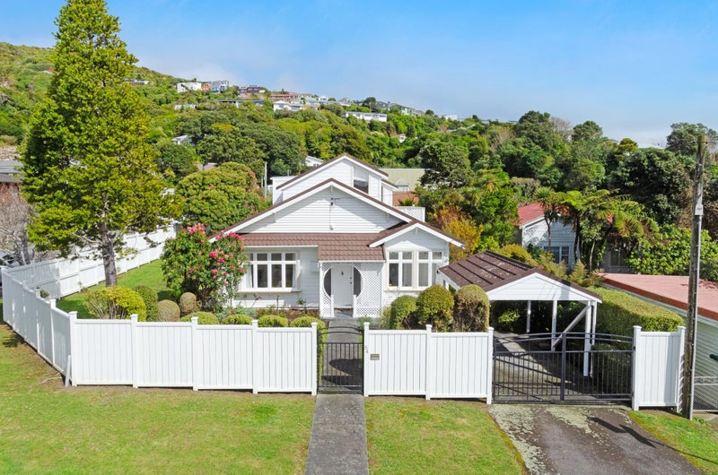 64 Beauchamp Street, Karori, Wellington - Carousel 1