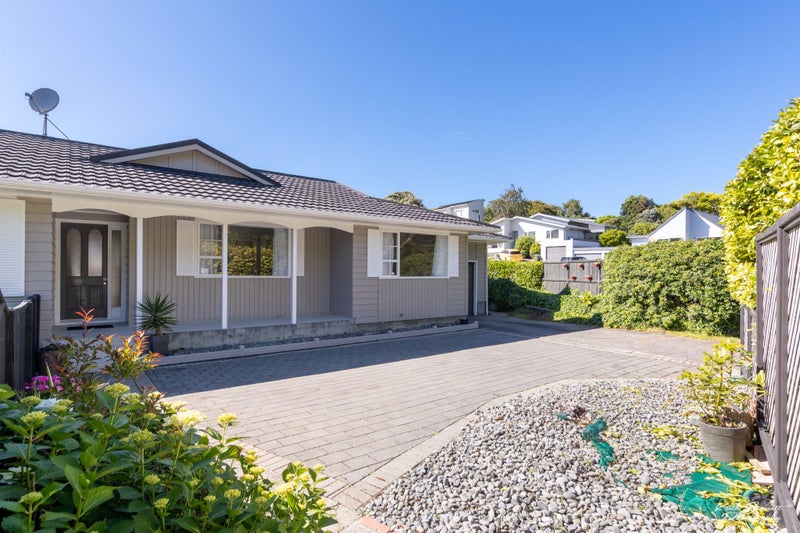 77 Spinnaker Drive, Whitby, Porirua - Carousel 1
