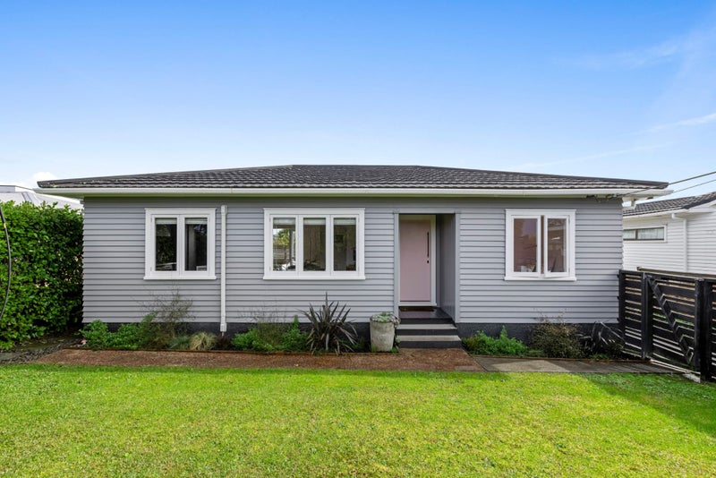 1/74 College Road, Northcote, Auckland - Carousel 1