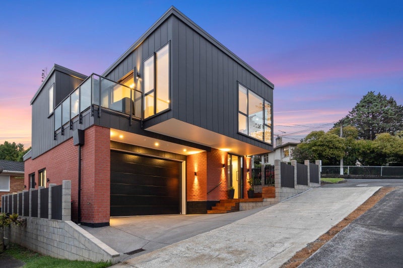 32 Seacliffe Road, Hillsborough, Auckland - Carousel 1