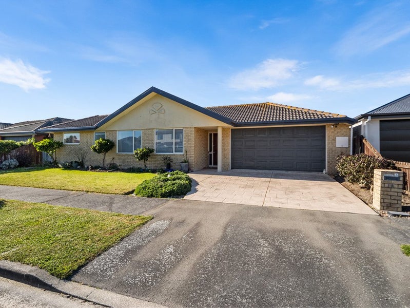 1A Neptune Place, Waimairi Beach, Christchurch - Carousel 1