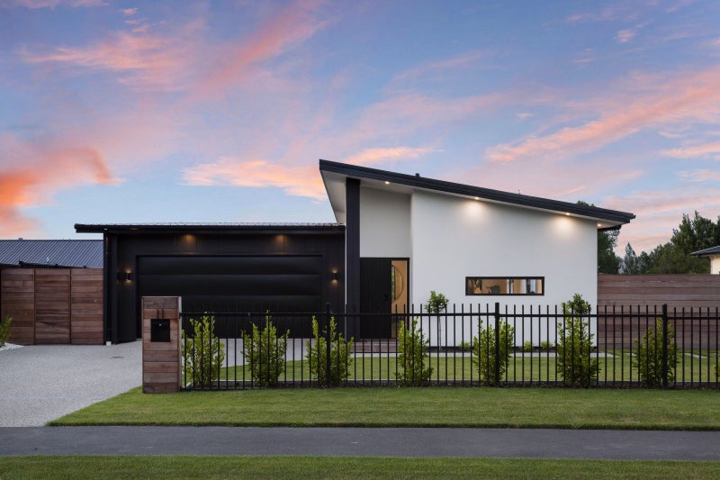 11 Petre Lane, East Taieri, Mosgiel - Carousel 2