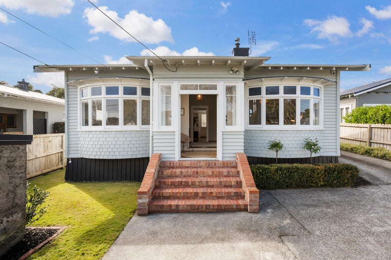 16 Hardley Avenue, Mount Roskill, Auckland - Carousel 1