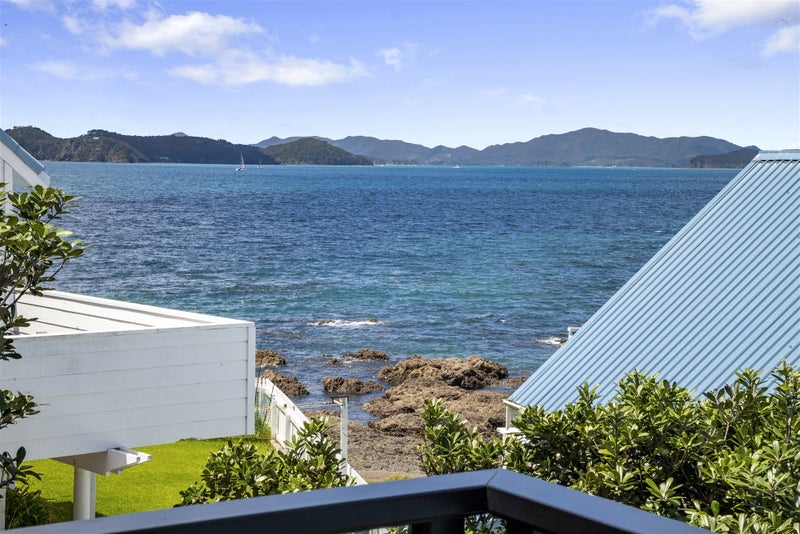 58 Du Fresne Place, Russell, Russell - Carousel 1