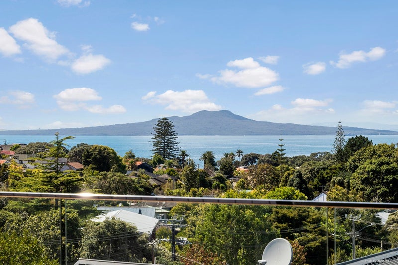 50C Lyons Avenue, Murrays Bay, Auckland - Carousel 2