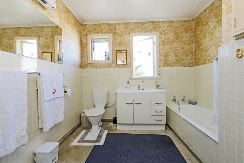 197 Taradale Road, Pirimai, Napier - Carousel 13