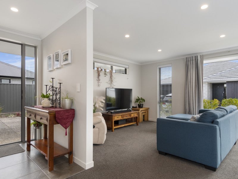5 Shannon Lane, Pyes Pa, Tauranga - Carousel 2