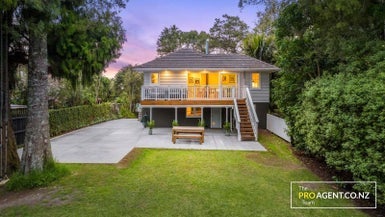 113 Woodlands Park Road, Titirangi, Auckland - Carousel 1