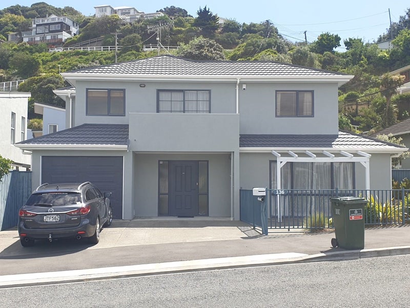 136 Queens Drive, Lyall Bay, Wellington - Carousel 2