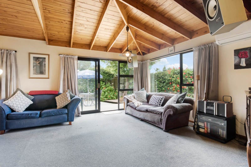 1/27 Cresta Avenue, Beach Haven, Auckland - Carousel 2