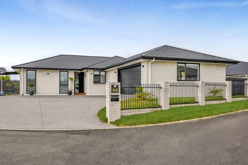 34B Honeyfield Drive, Whalers Gate, New Plymouth - Carousel 1