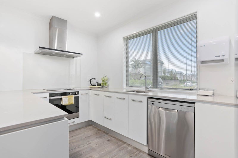 11 Frank Newton Road, Swanson, Auckland - Carousel 2