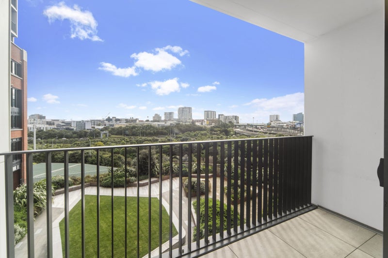 302/59 France Street South, Newton, Auckland - Carousel 1