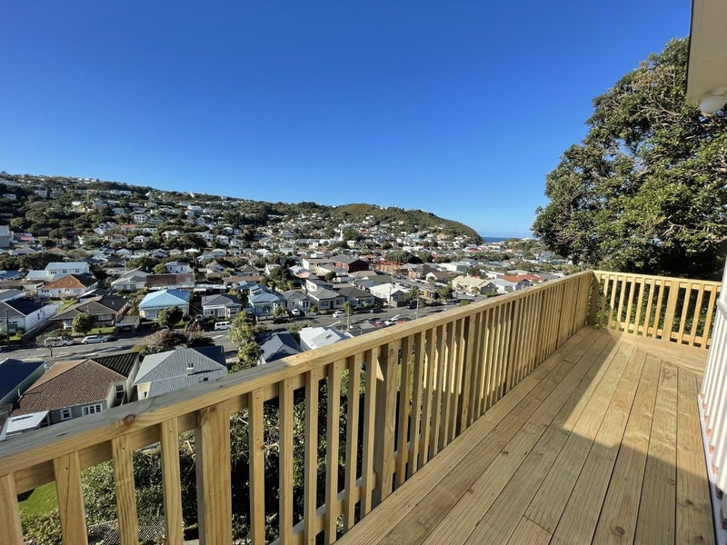 29 Freeling Street, Island Bay, Wellington - Carousel 2