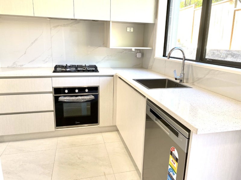 4/36 Santiago Crescent, Unsworth Heights, Auckland - Carousel 1