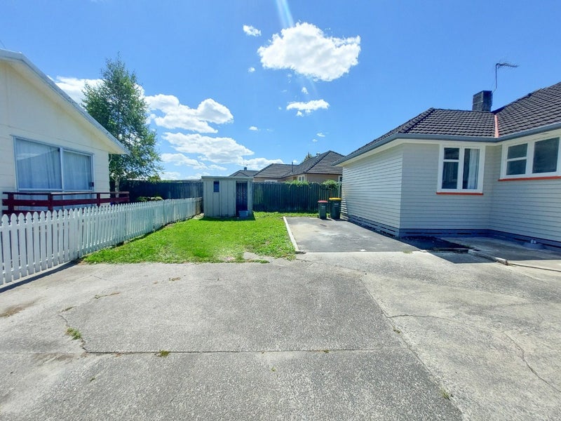 30 Yeats Crescent, Fairfield, Hamilton - Carousel 2