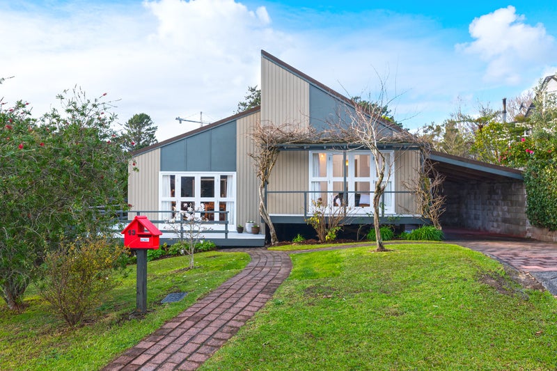 13 Royal Viking Way, Lynfield, Auckland - Carousel 1