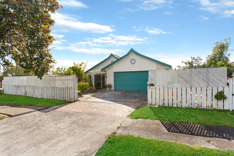 19 Heathridge Place, Burswood, Auckland - Carousel 1