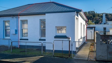 18 Thorn Street, Caversham, Dunedin - Carousel 1