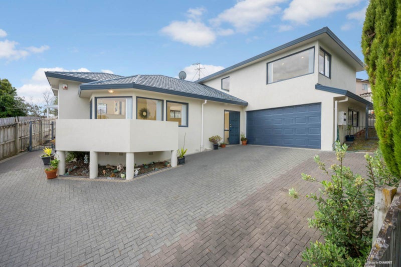 6 Astelia Place, Goodwood Heights, Auckland - Carousel 1