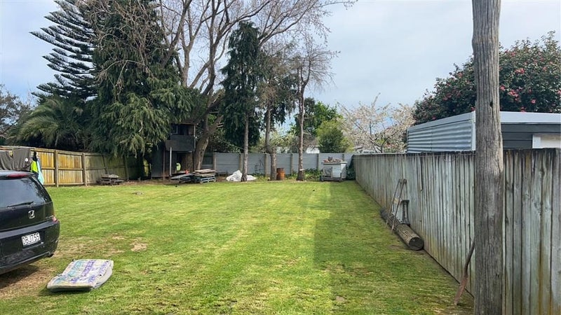 8 Hinemoa Street, Levin, Levin - Carousel 11