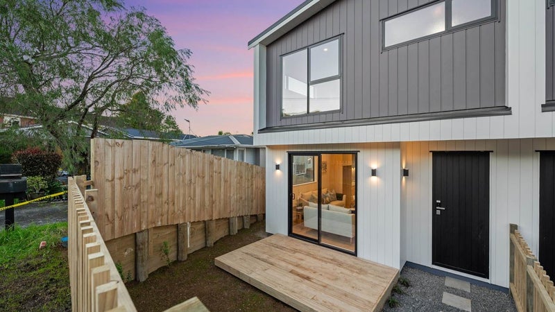 13 Kennedy Avenue, Forrest Hill, Auckland - Carousel 1