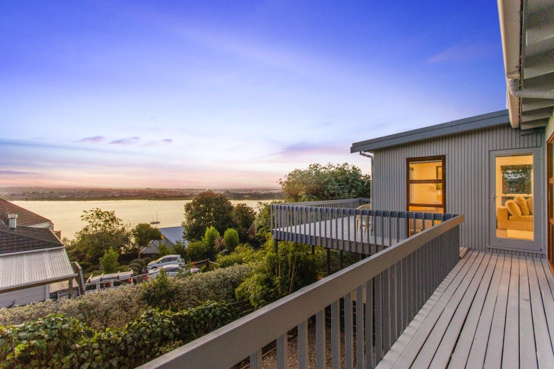 36 Telstar Place, Beach Haven, Auckland - Carousel 2