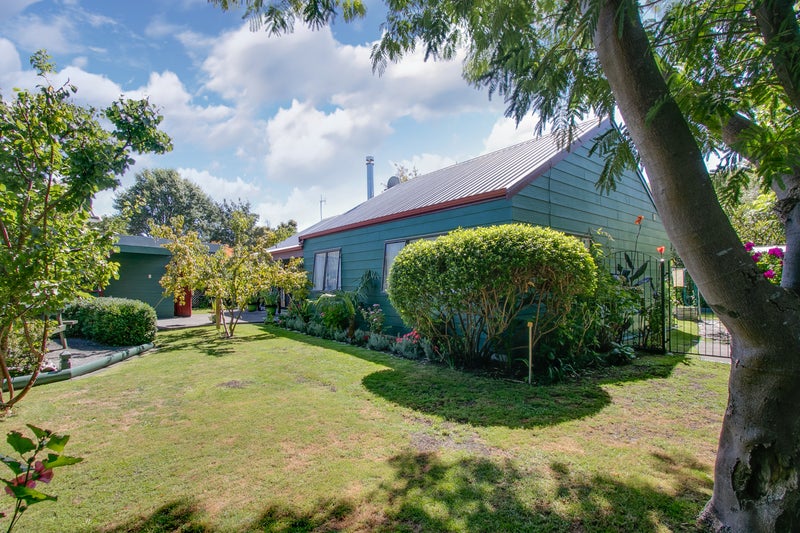 10 Martin Dale, Raureka, Hastings - Carousel 2