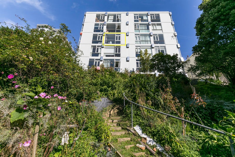 3C/20 Maarama Crescent, Aro Valley, Wellington - Carousel 14