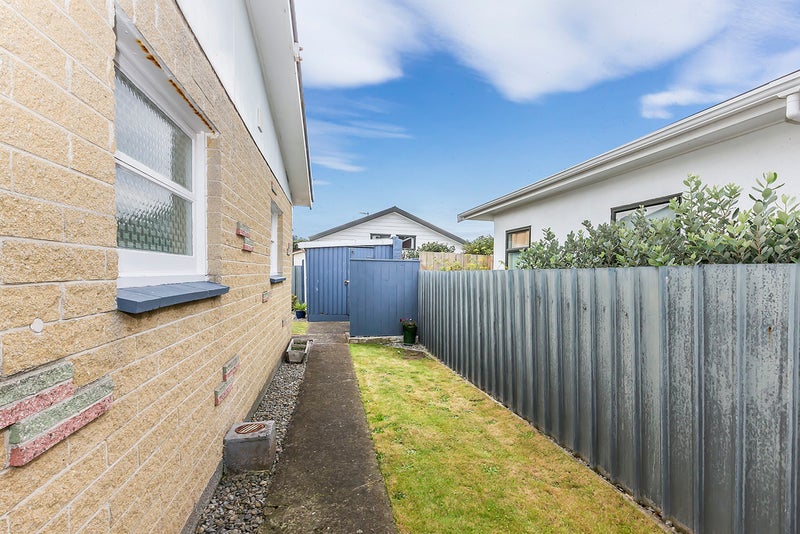 27D Brussels Street, Miramar, Wellington - Carousel 14
