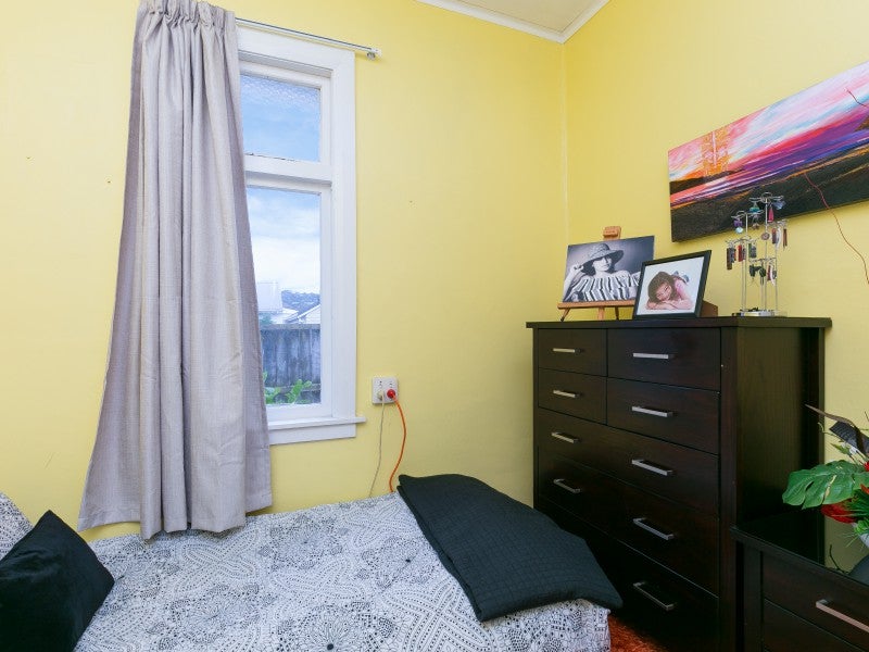 426 Broadway, Miramar, Wellington - Carousel 12