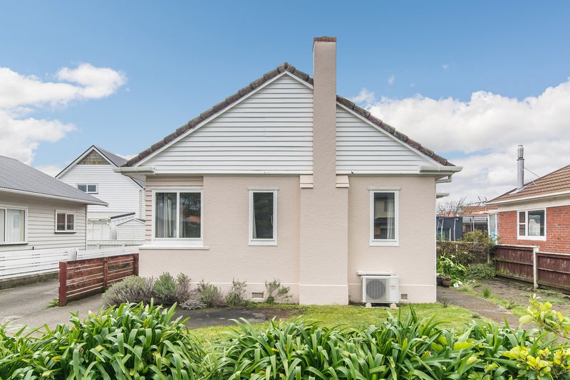 407 Broadway, Miramar, Wellington - Carousel 1