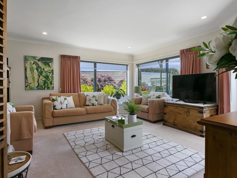 2/30 Fairview Terrace, Waipahihi, Taupō - Carousel 1