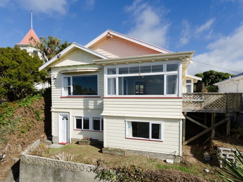 51 Apuka Street, Brooklyn, Wellington - Carousel 1