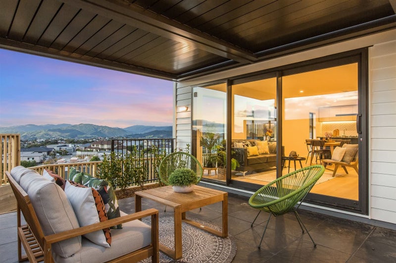 170B Navigation Drive, Whitby, Porirua - Carousel 1