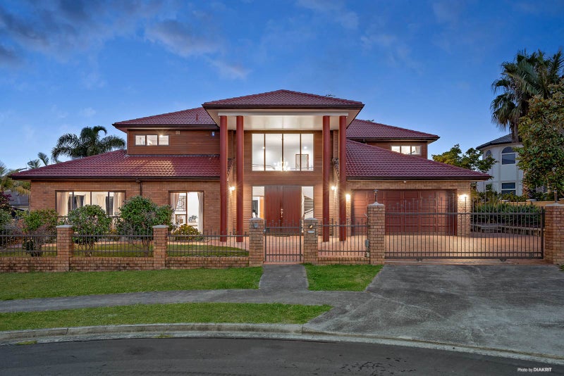 27 Mansion Court, West Harbour, Auckland - Carousel 1
