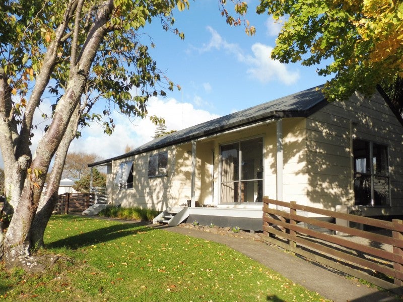 29 Escort Grove, Awapuni, Palmerston North - Carousel 2