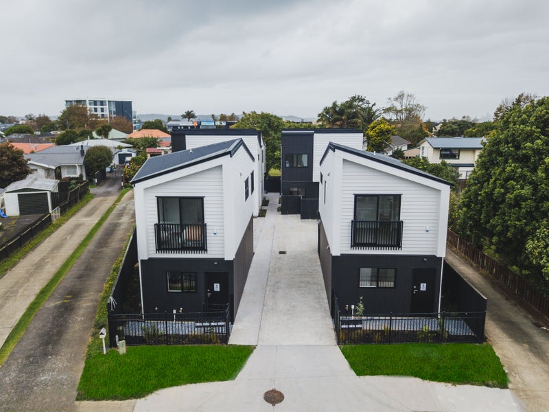 1/39 Graham Avenue, Te Atatū Peninsula, Auckland - Carousel 1