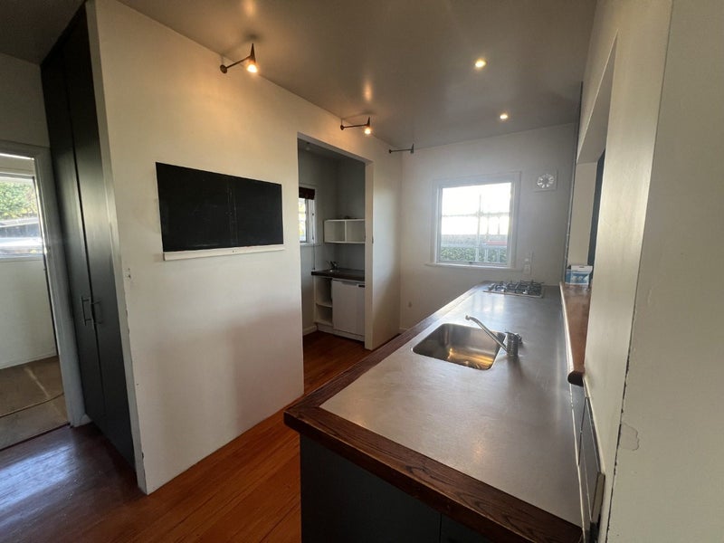 79 Pacific Parade, Army Bay, Whangaparaoa - Carousel 2