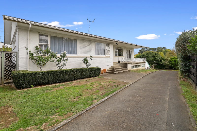 26 Houchens Road, Glenview, Hamilton - Carousel 1