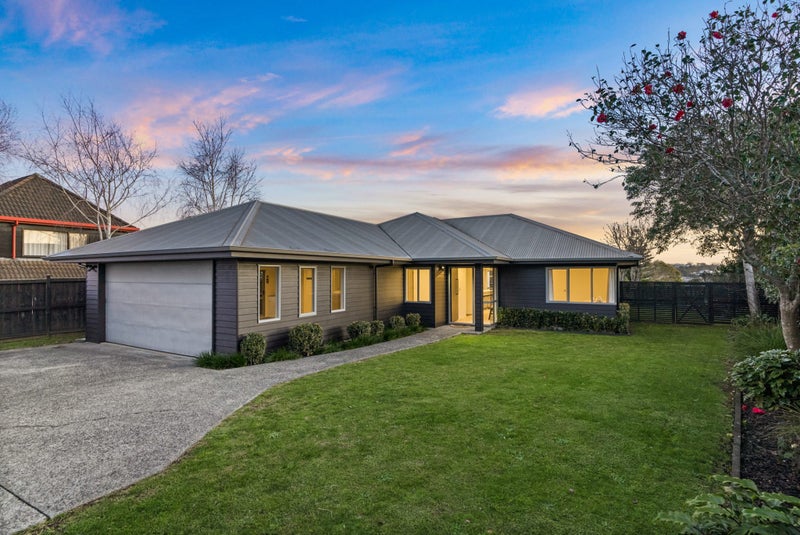 8 Wilmington Place, Forrest Hill, Auckland - Carousel 1