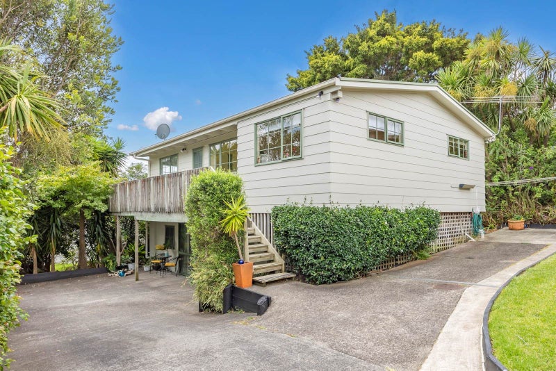 2/92 Coronation Road, Hillcrest, Auckland - Carousel 2