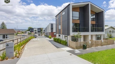 6 Fantail Place, Avondale, Auckland - Carousel 1