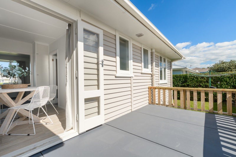 52 Queen Road, Bellevue, Tauranga - Carousel 2