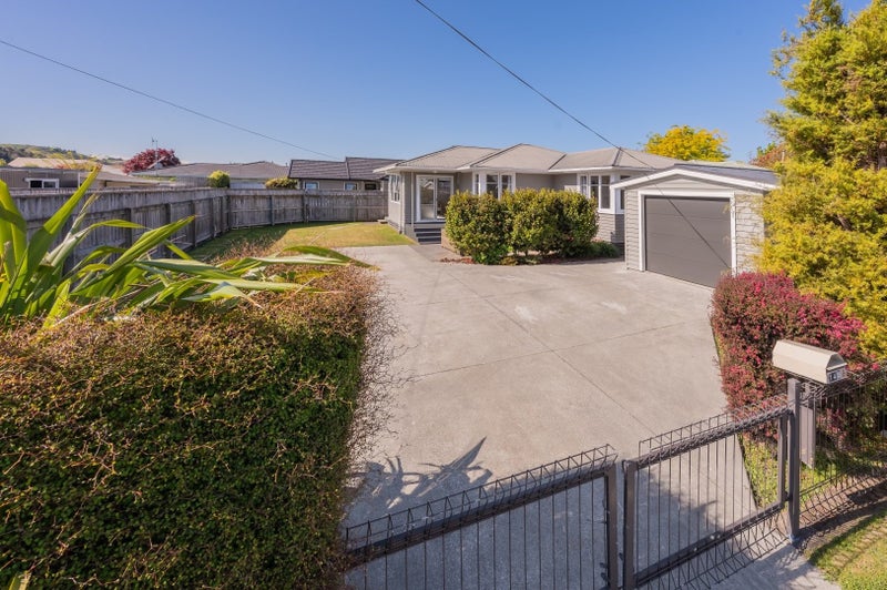 14A Warwick Crescent, Taradale, Napier - Carousel 1