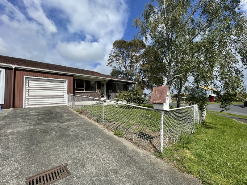 1/21 Highland Park Drive, Highland Park, Auckland - Carousel 1