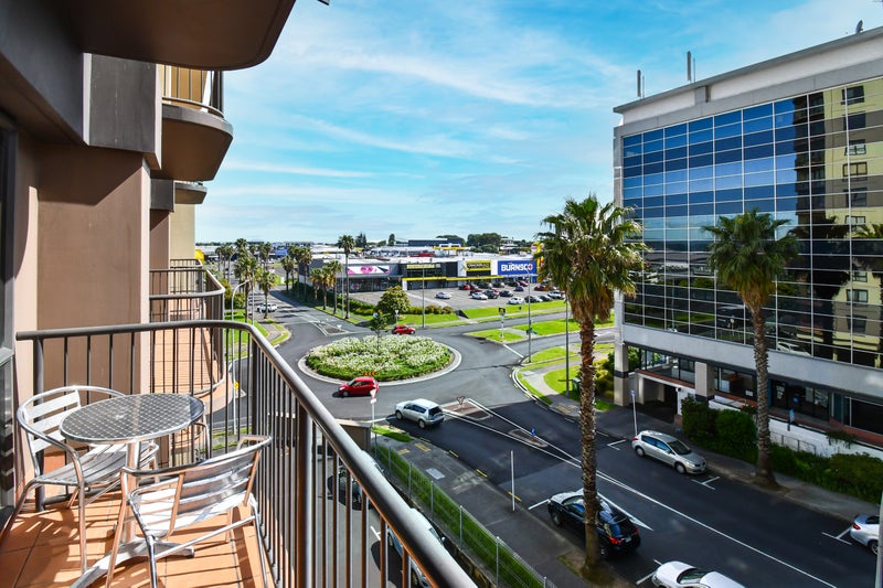 4J/18 Ronwood Avenue, Manukau, Auckland - Carousel 2